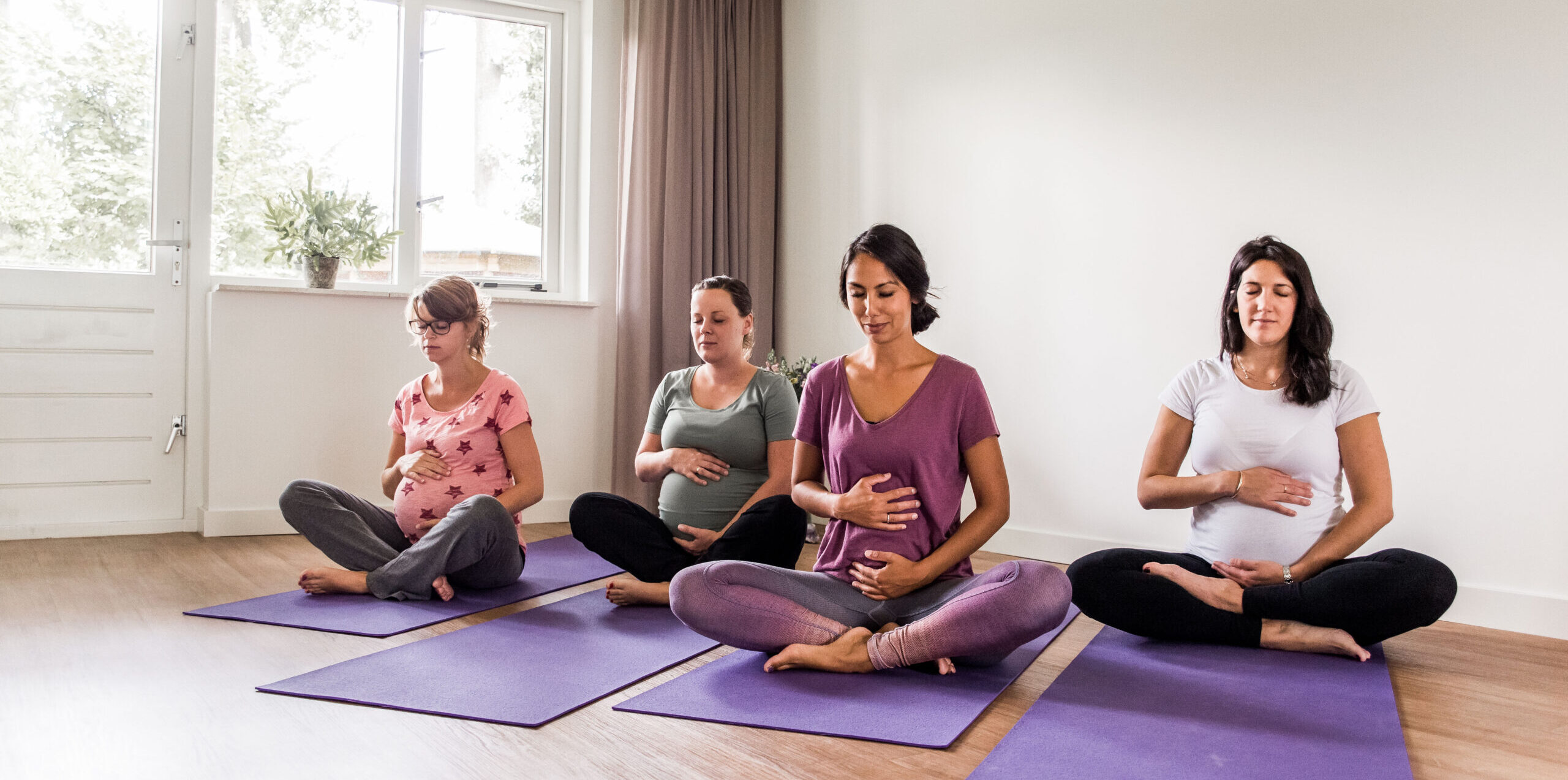 Fit en ontspannen tijdens je zwangerschap met zwangerschapsyoga bij Studio Sama in Ermelo